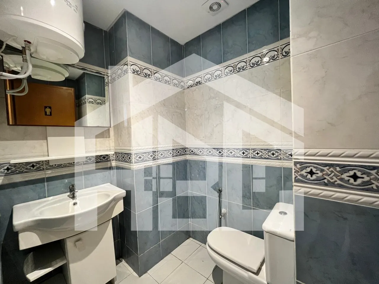 Bureau en H+5 de 217 m² au Lac 1