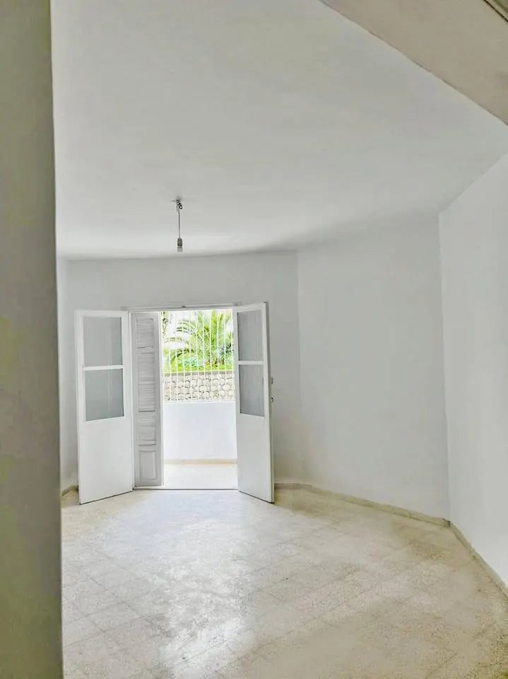A louer un appartement en S+3 situe a EL MENZAH 9 B