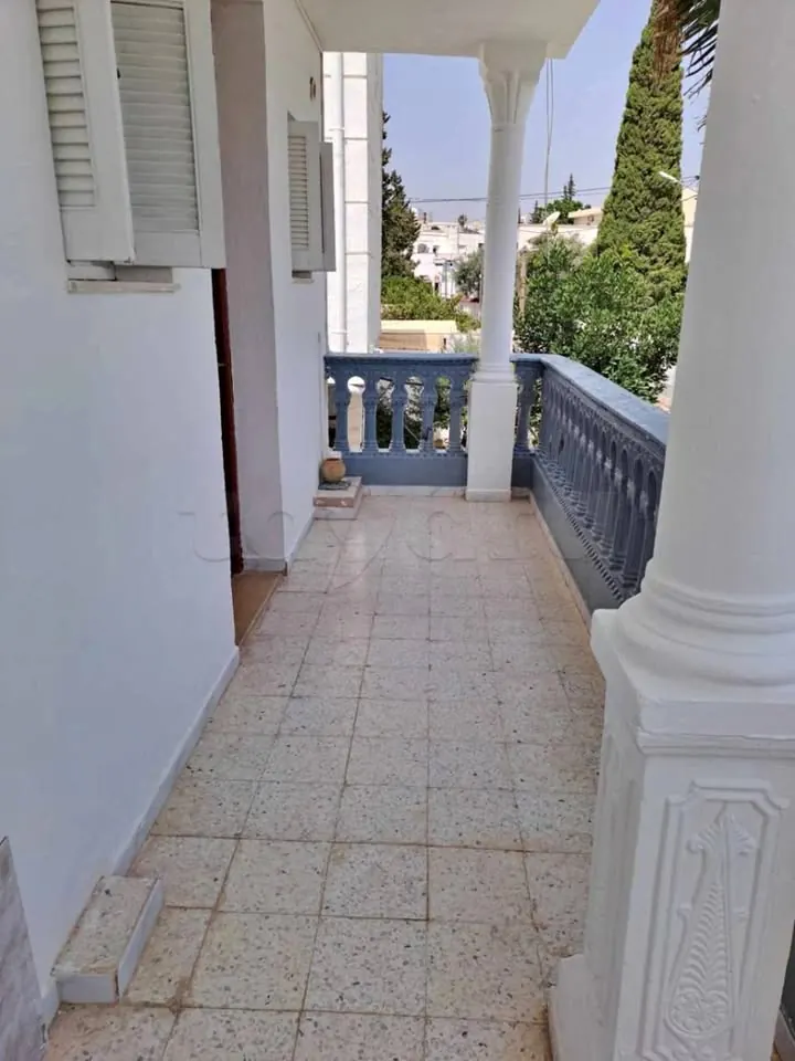 A louer un studio S+1 avec une entree independante situe a EL MENZAH 5