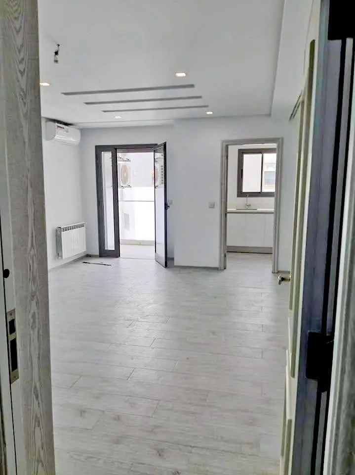 A louer un spacieux appartement de 84 m2 S+1 situe a EL MENZAH 9 C