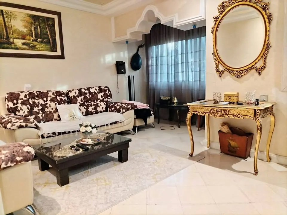 A vendre Appartement S+2 au 3e etage avec ascenseur
