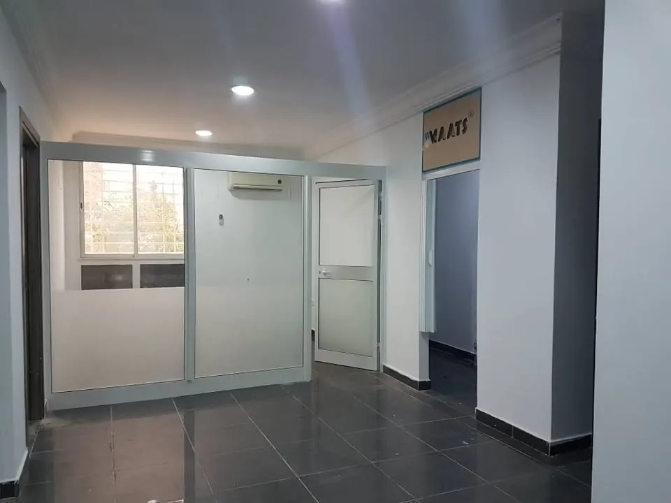 A louer un A+3 au RDC pour un usage bureautique ou commercial situe a ENNASR 2