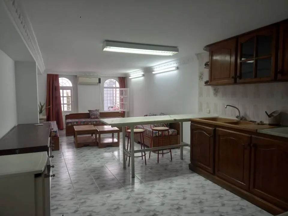 A louer un studio d'une villa totalement independant en S+1 meuble situe a EL MENZAH 9
