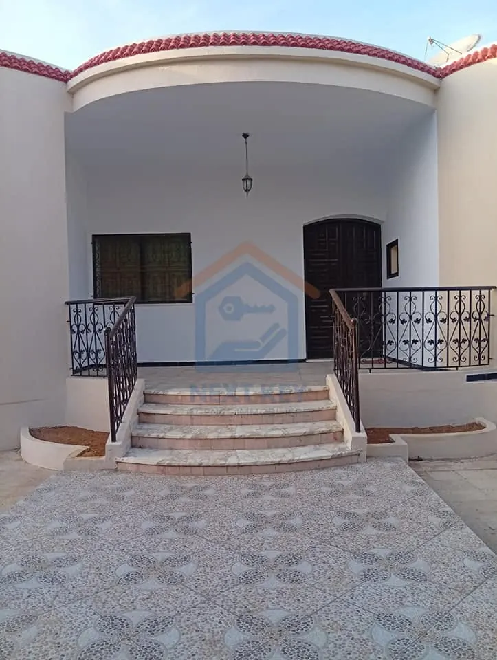 A louer une villa independante RDC en S+4 situe a El MENZAH 8