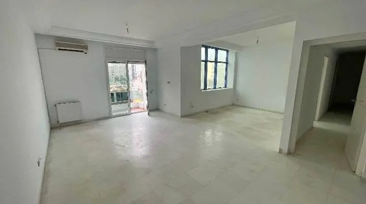 A louer un superbe appartement S+4 pour usage bureautique ou habitation a CENTRE URBAIN NORD