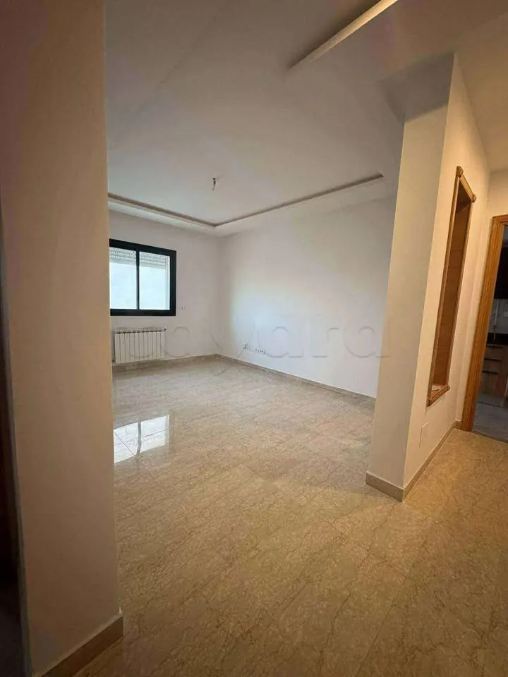 A louer un appartement haut en s+1 situe a CITE EL FAOUEZ