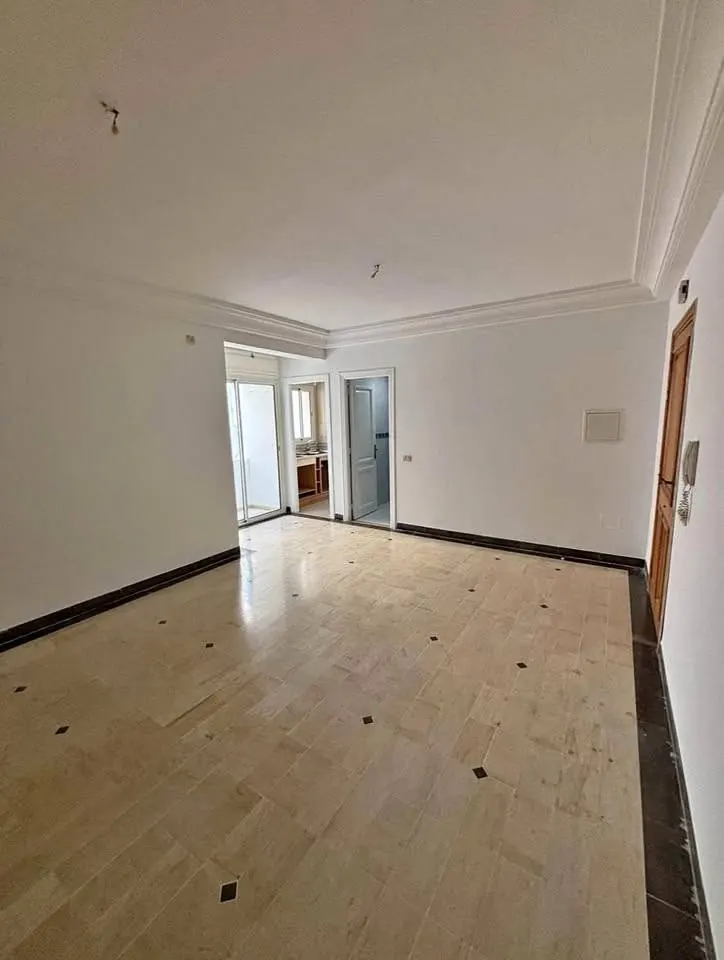 A louer un appartement en S+0 situe a ENNASR 2 pres clinique Amilcar