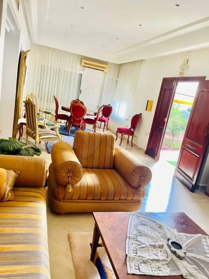 A Louer Superbe Villa S+3 meublee situe a Ennasr 2