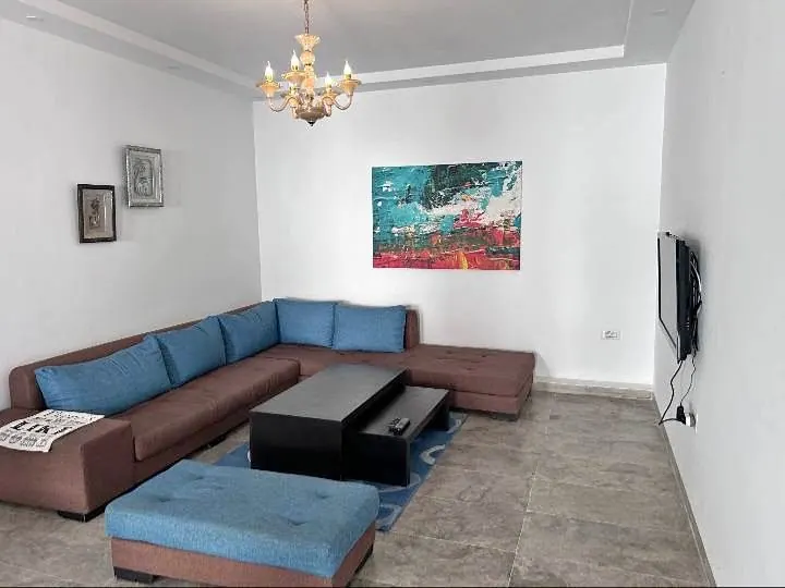 A louer un rez-de-jardin S+1 richement meuble situe a CITE EL FAOUZ