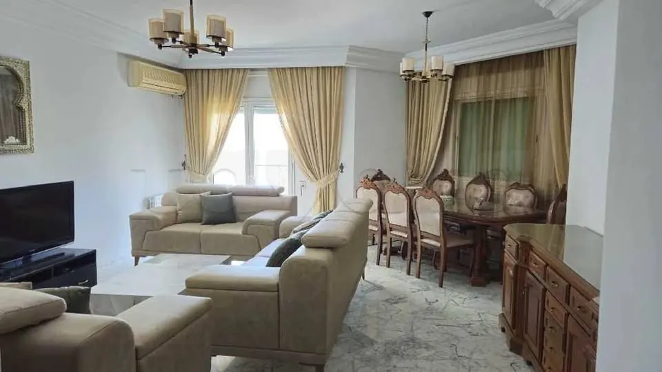 A louer un appartement haut standing richement meuble en S+4 situe a ENNASR 2