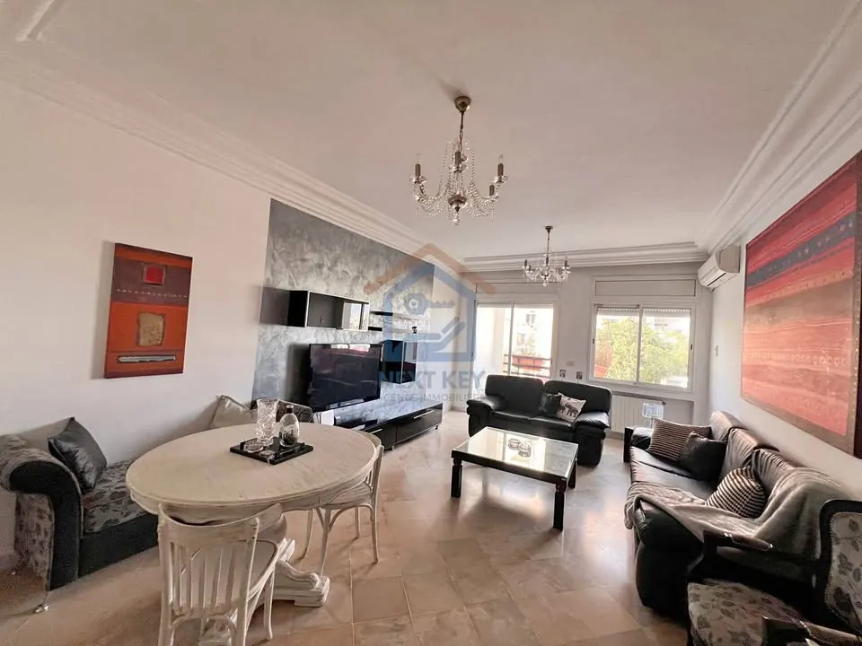 A VENDRE Superbe appartement S+3 de 129 m2 a Jardin dEl Menzah 1
