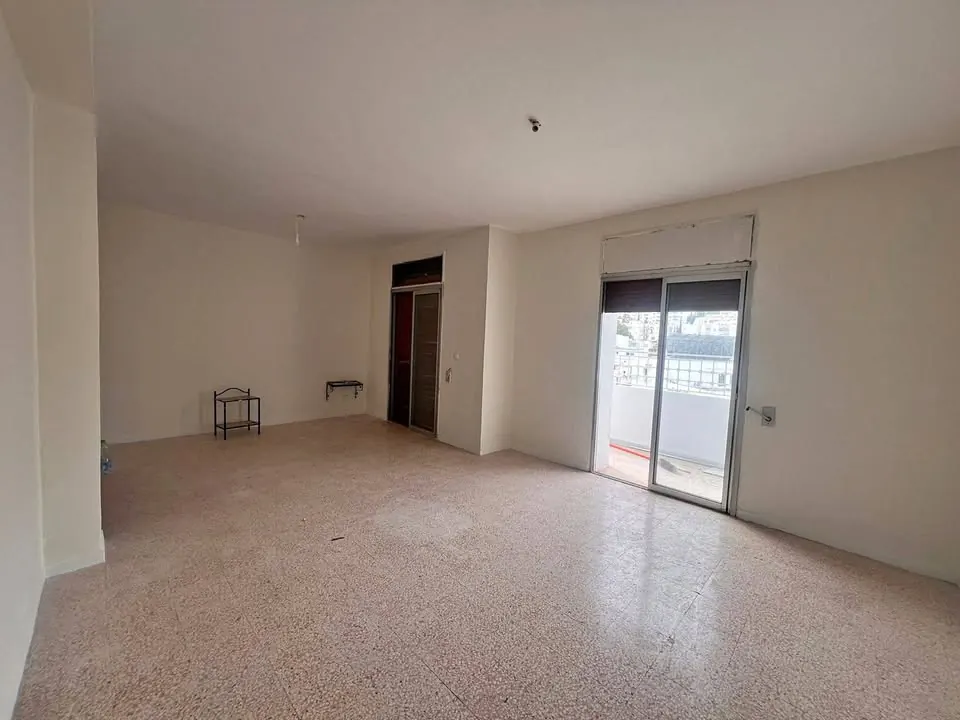A VENDRE | Un appartement S3 de 132 m2 au 4eme etage situe a EL MANAR 2