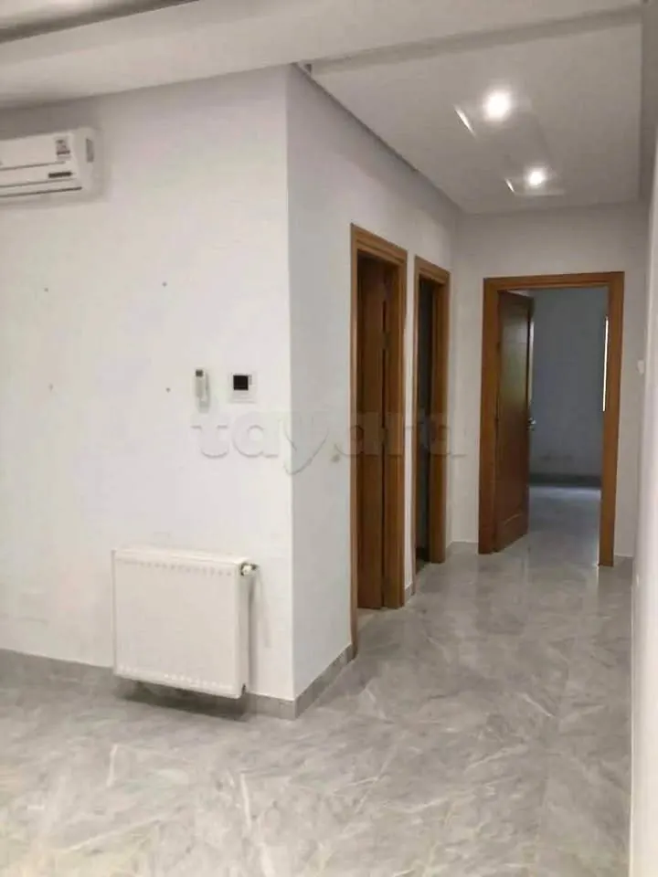 A louer un appartement S+1 situe a JARDIN DEL MENZAH 2
