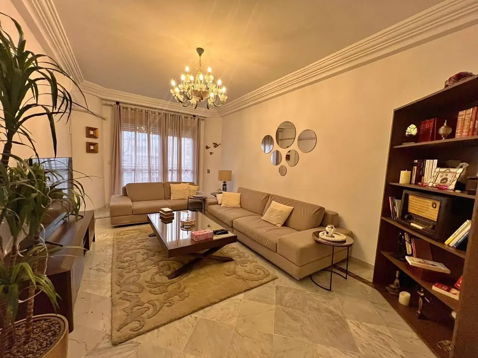A vendre Appartement S+3 de 153 m2 a Ennasr 1