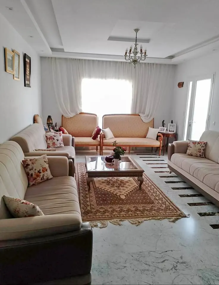 A VENDRE Appartement S+3 de 148 m2 a El Menzah 9C