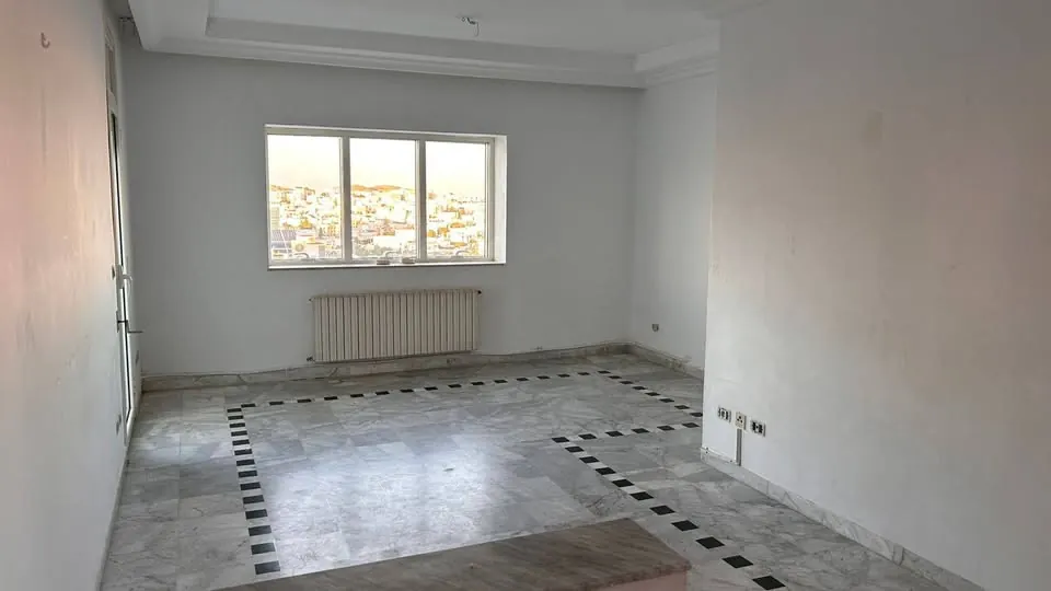 A louer un appartement Haut standing en S+2 de 135 m2 situe a ENNASR 2