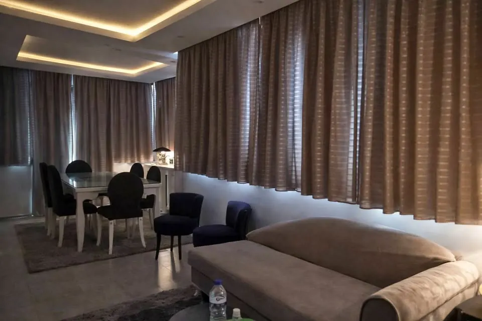 A louer un appartement S3 haut standing MEUBLE de 140 m2 situe a EL MENZAH 9 C