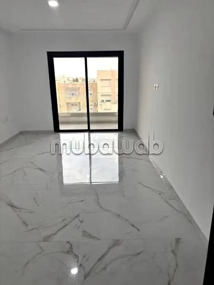 A louer un bureau Haut Standing H+2 situe a ENNASR 1 de 85 m2, pres clinique Amilcar