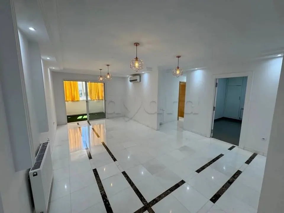 A louer un appartement en S+2 de 123 m2 situe a JARDIN DEL MENZAH 2
