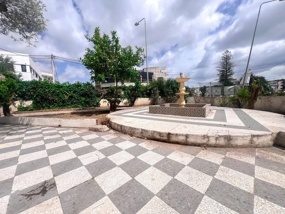 A VENDRE RDC DE VILLA DE CHARME TOTALEMENT INDEPENDANT S+4 A RENOVE SITUE A MUTUELLE VILLE