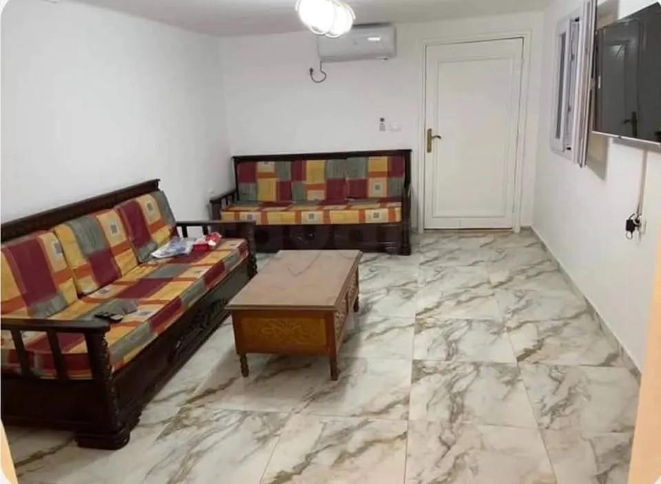 A louer un studio d'une villa meuble en S+1 avec une entree principal dependante situe a NOUVELLE A
