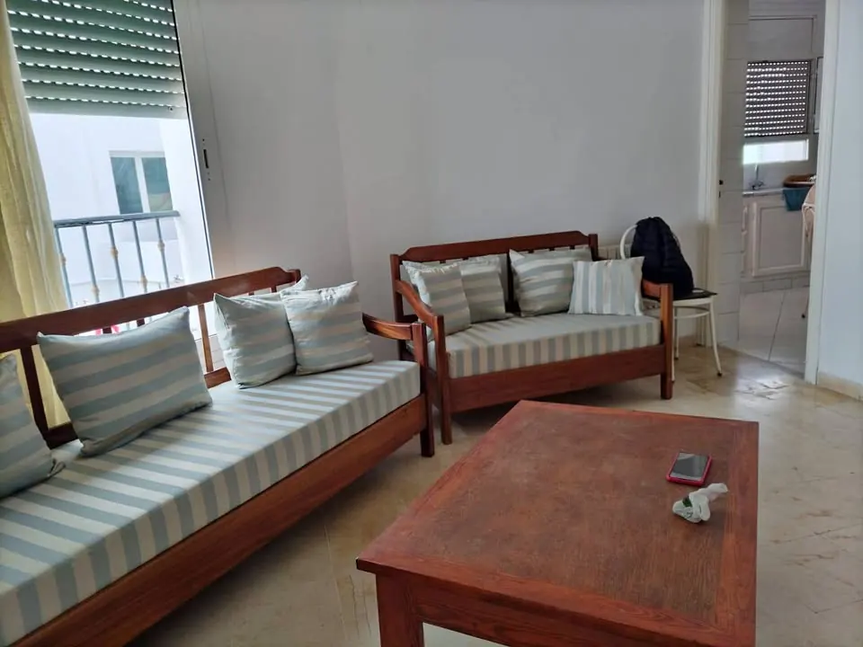 A louer un appartement S1 meuble tres propre situe a EL MENZAH 7BIS