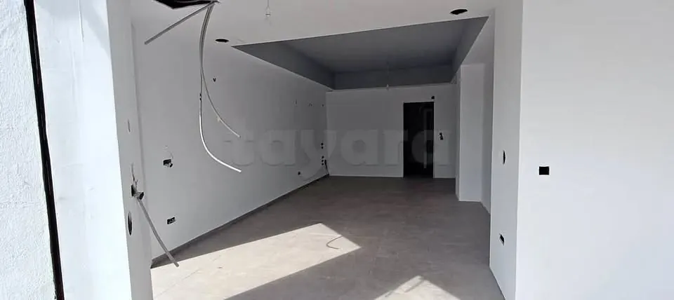A louer un local commercial de 80m2 situe a EL MENZAH 7