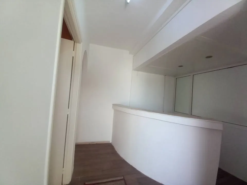 A louer un bureau en H+3 de 110 m2 situe a EL MANAR 2