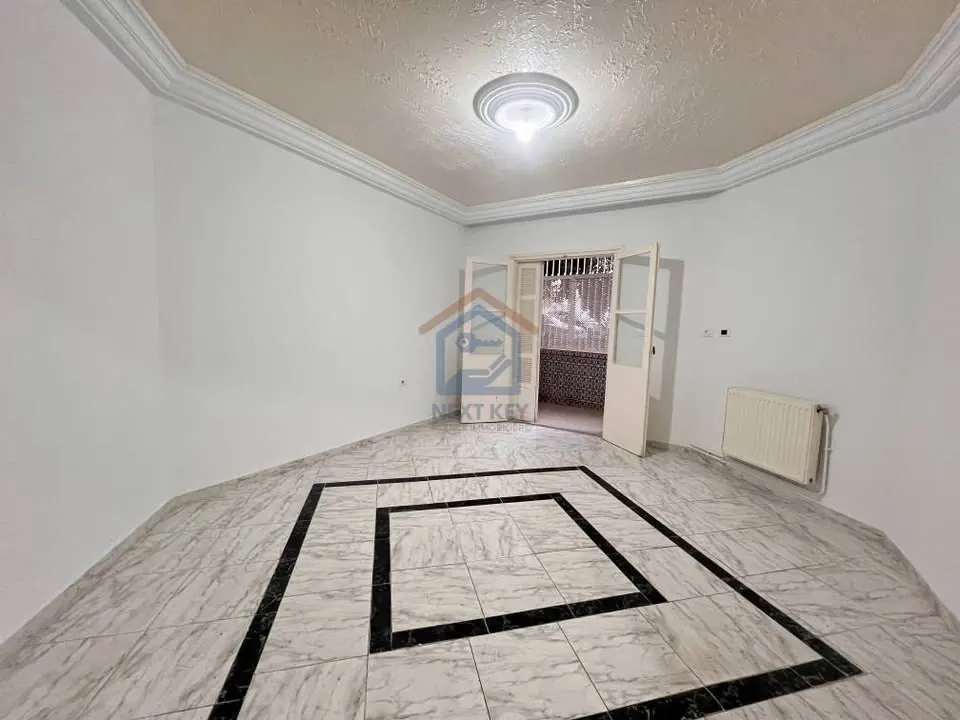 A louer Superbe appartement S+3 tres bien entretenu situe a El Menzah 9